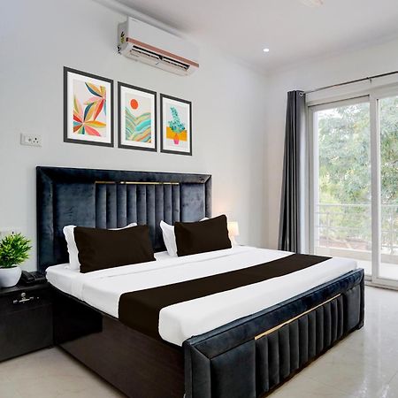 Super Townhouse Sector 53 Golf Course Road Apartment Gurgaon Bagian luar foto