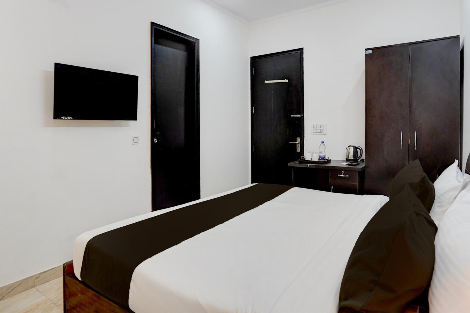 Super Townhouse Sector 53 Golf Course Road Apartment Gurgaon Bagian luar foto
