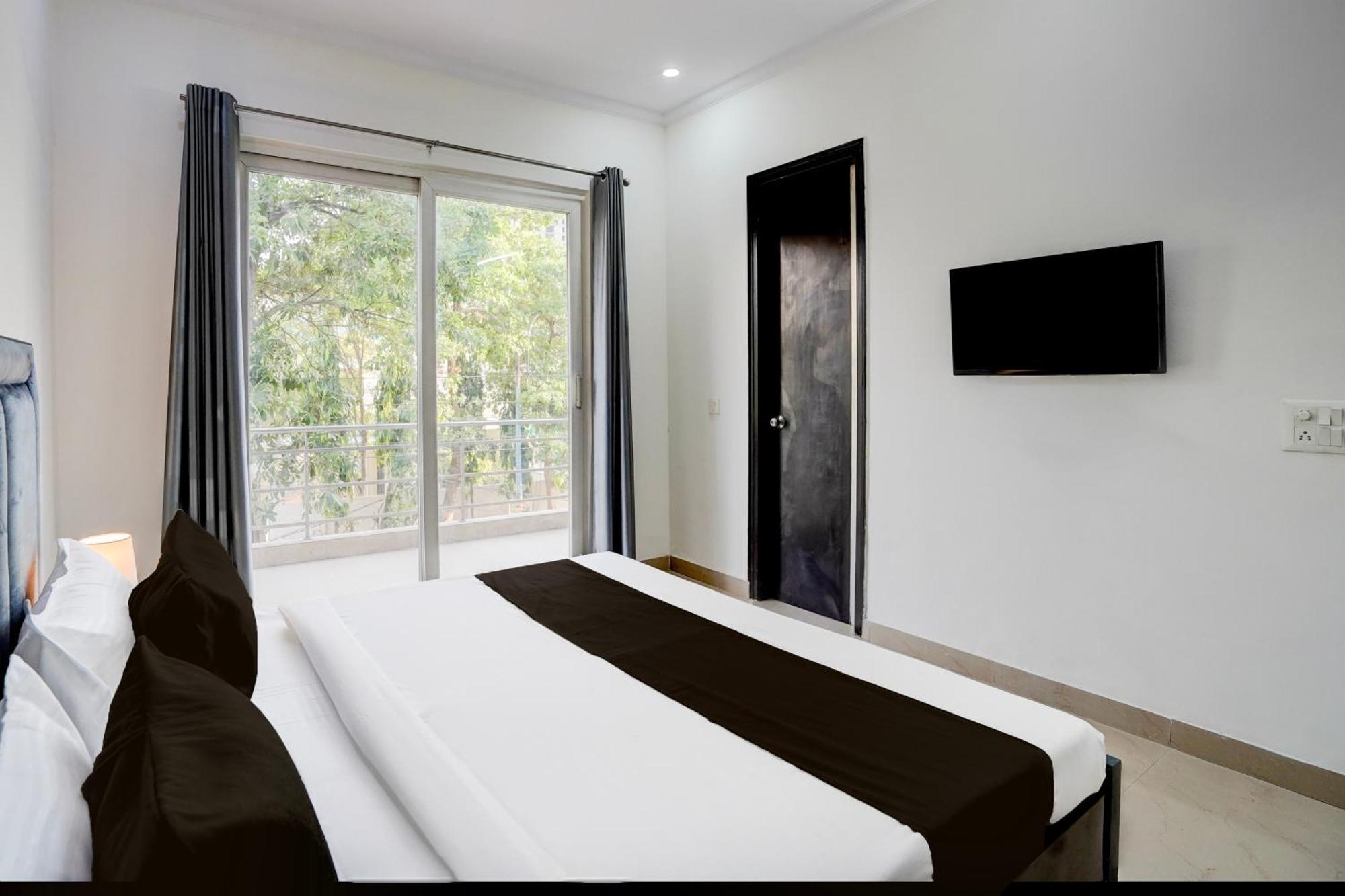 Super Townhouse Sector 53 Golf Course Road Apartment Gurgaon Bagian luar foto
