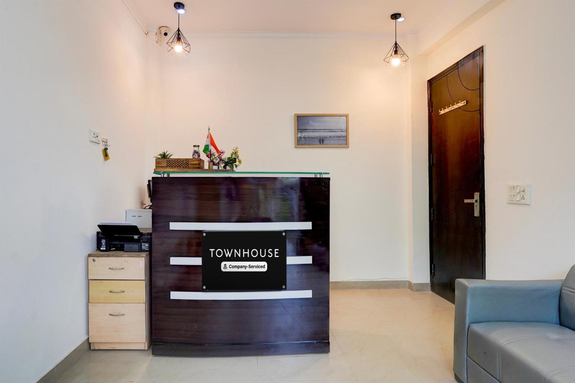 Super Townhouse Sector 53 Golf Course Road Apartment Gurgaon Bagian luar foto