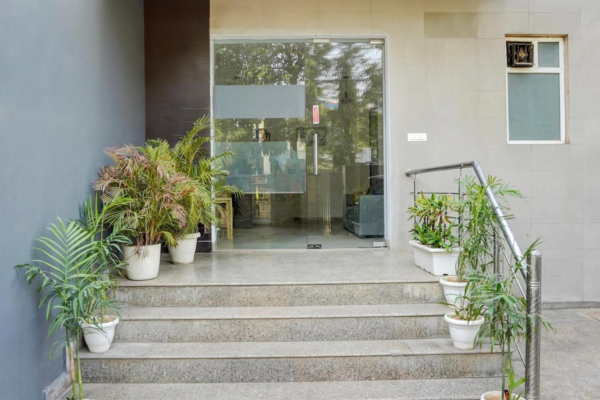 Super Townhouse Sector 53 Golf Course Road Apartment Gurgaon Bagian luar foto