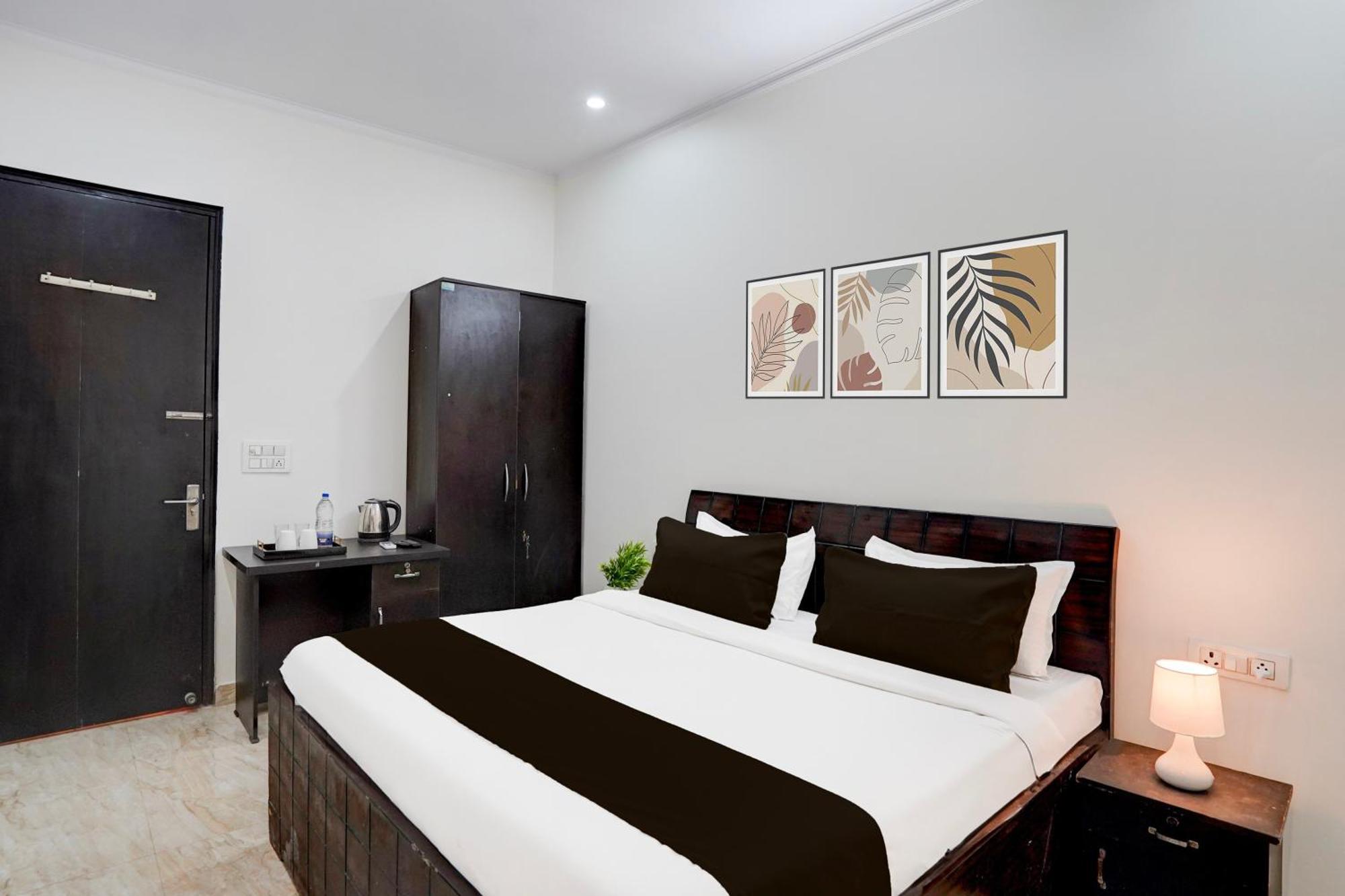 Super Townhouse Sector 53 Golf Course Road Apartment Gurgaon Bagian luar foto